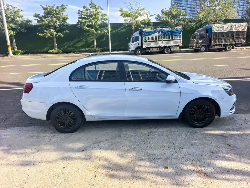 Geely Emgrand — миниатюра 4