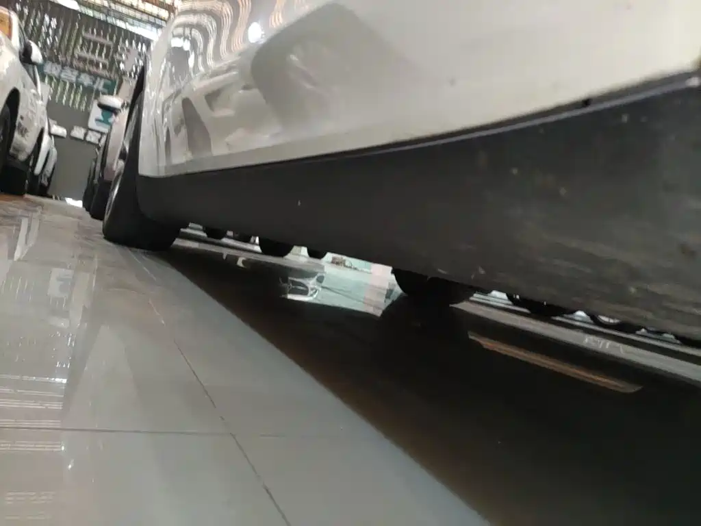 Tesla Model Y — миниатюра 21