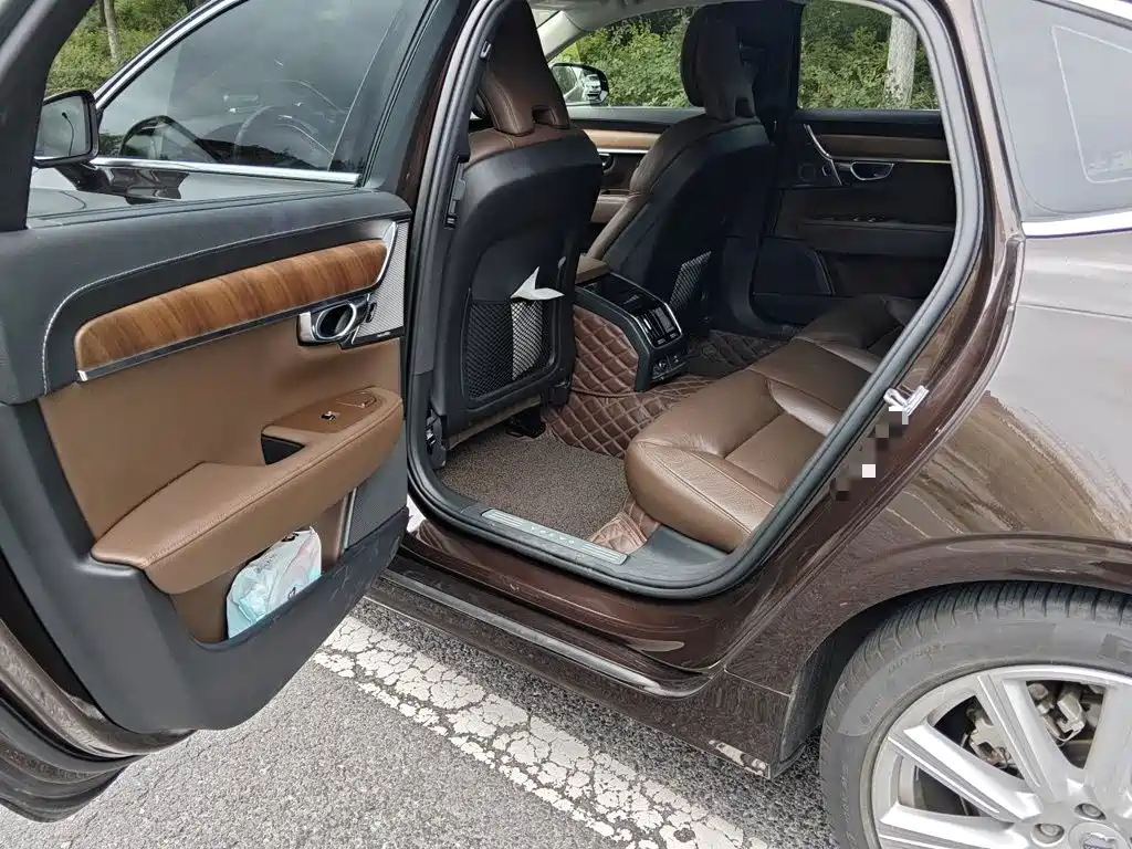 Volvo S90 — миниатюра 18