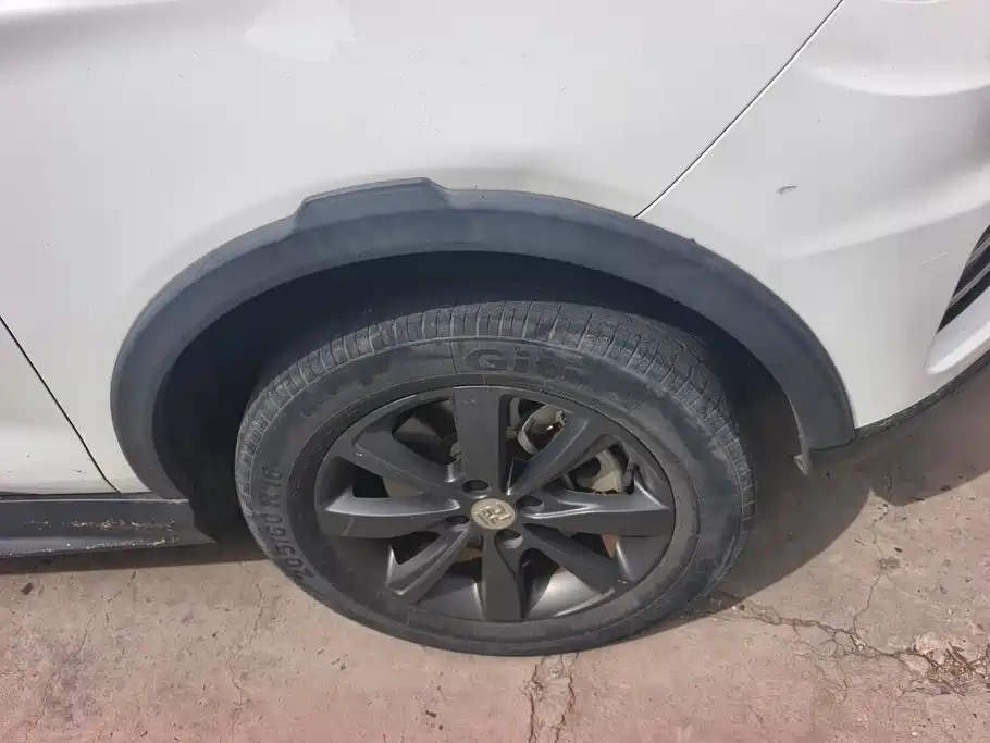 BYD Yuan EV — миниатюра 6