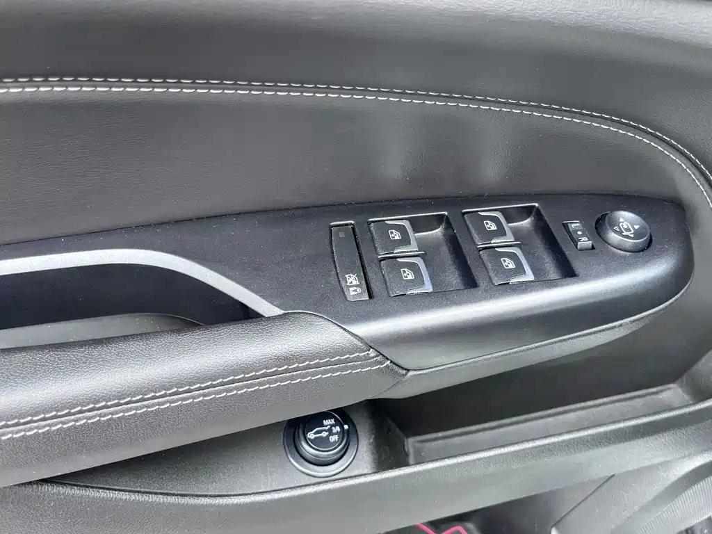 Cadillac SRX — миниатюра 16