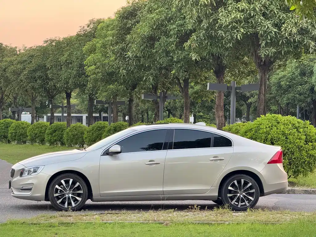 Volvo S60 — миниатюра 21