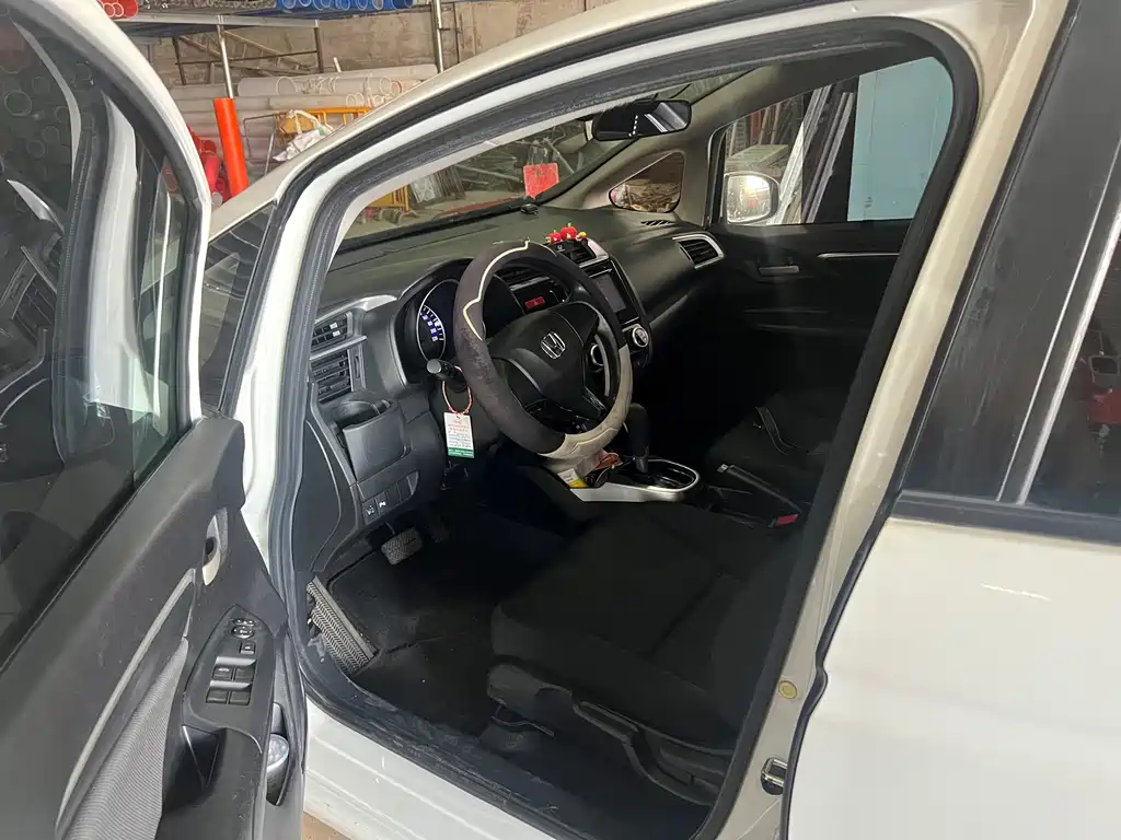 Honda Fit — миниатюра 6
