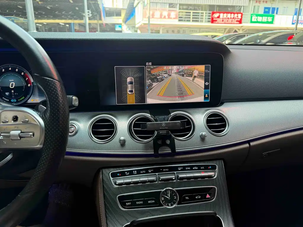 Mercedes-Benz E-Class (Import) — миниатюра 8