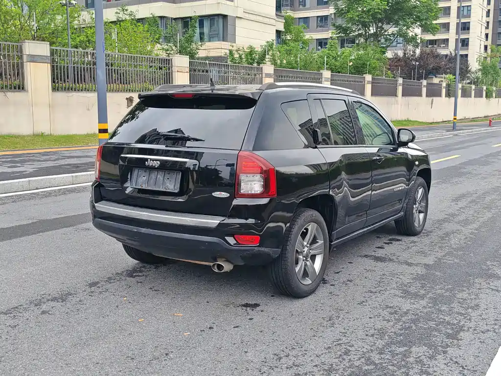 Jeep Compass (Import) — миниатюра 5