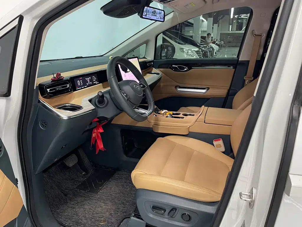 GAC Motor Trumpchi E8 PHEV — миниатюра 9