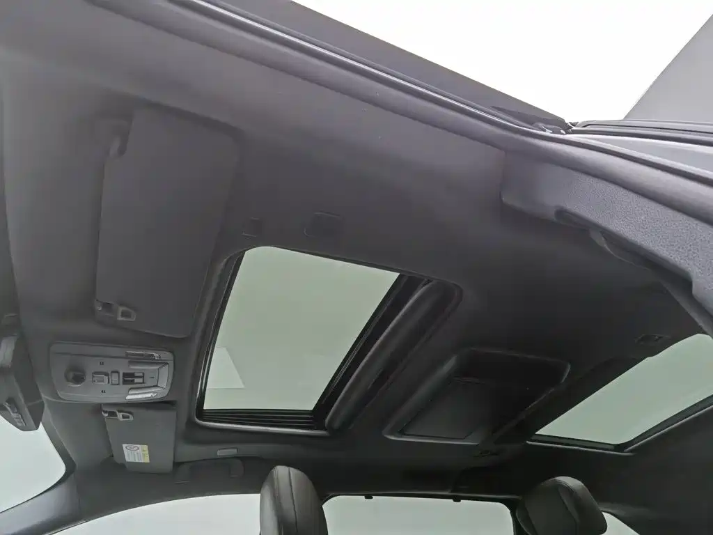 Toyota Granvia — миниатюра 14