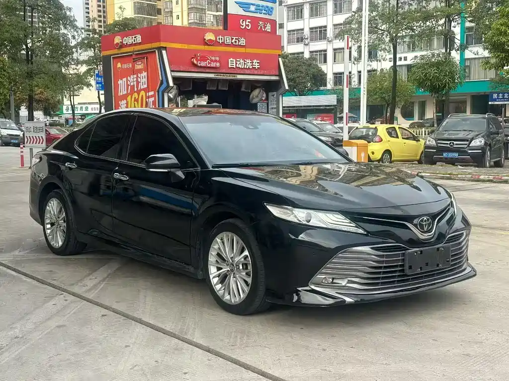 TOYOTA CAMRY