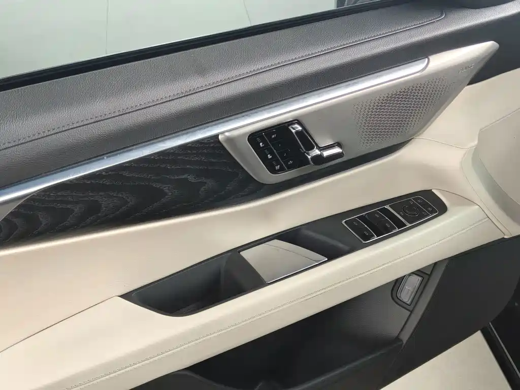 Cadillac CT6 — миниатюра 12