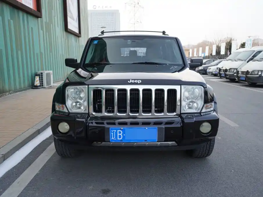 Jeep Commander Classic — миниатюра 2