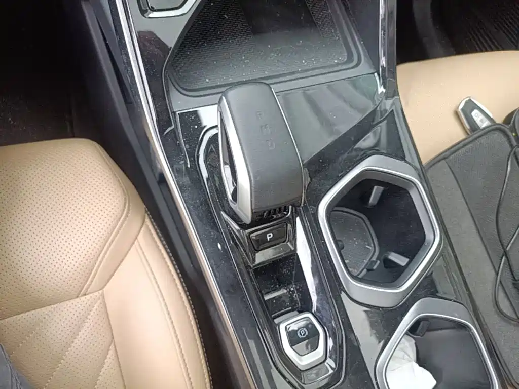 Geely Boyue L — миниатюра 7