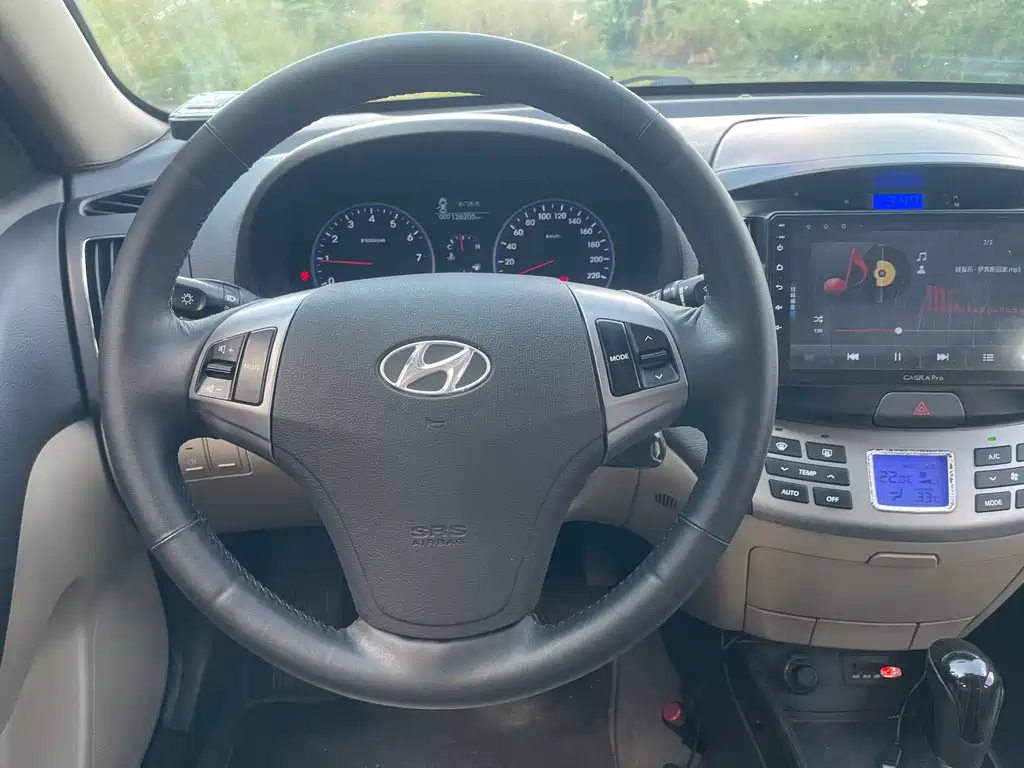 Hyundai Elantra — миниатюра 18