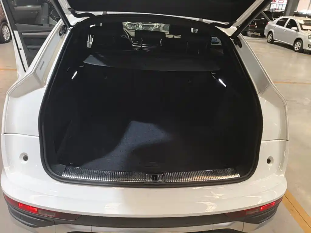 Audi Q5L Sportback — миниатюра 19