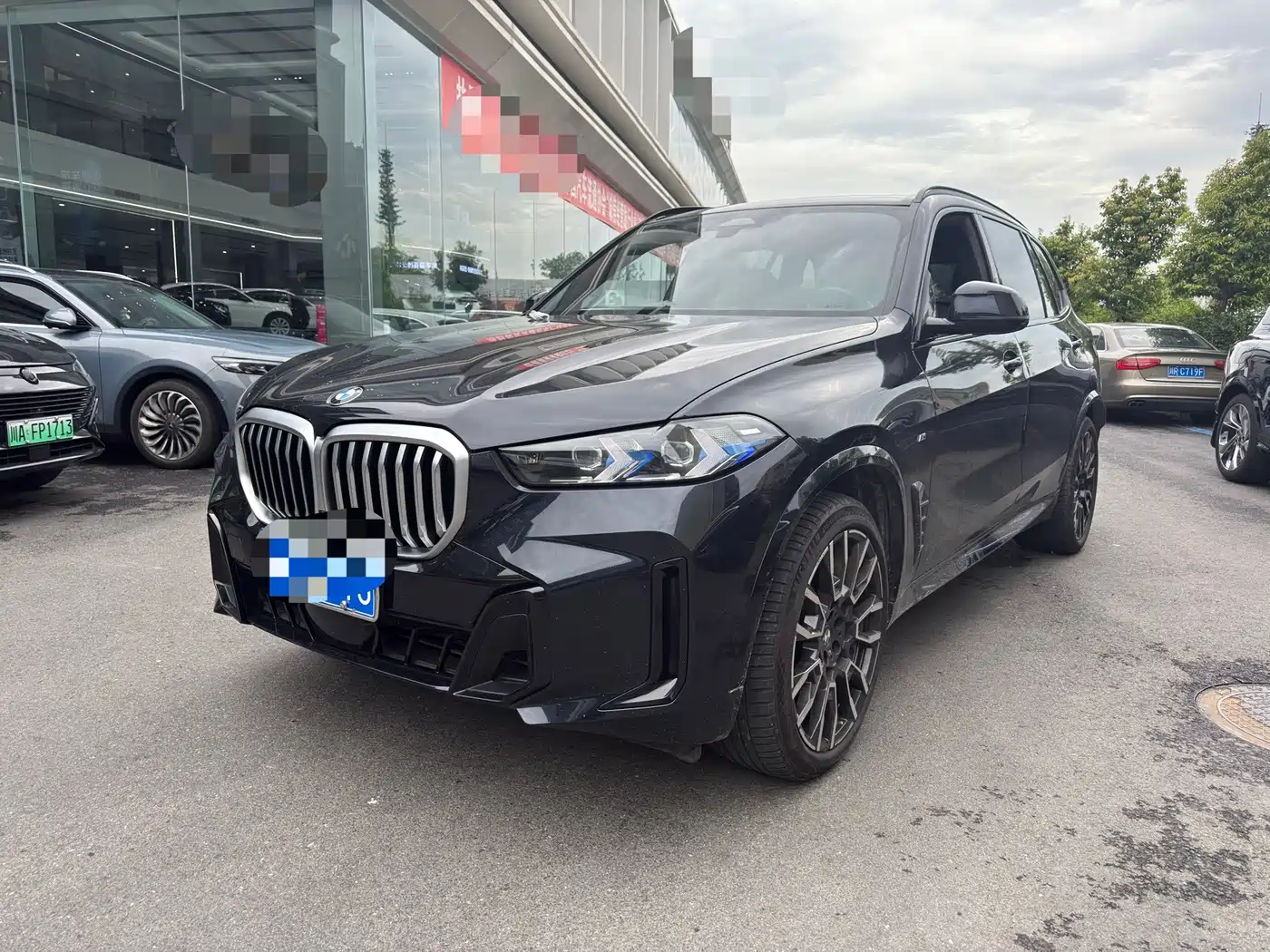 宝马X5 2023款 xDrive 40Li M运动曜夜套装 2023