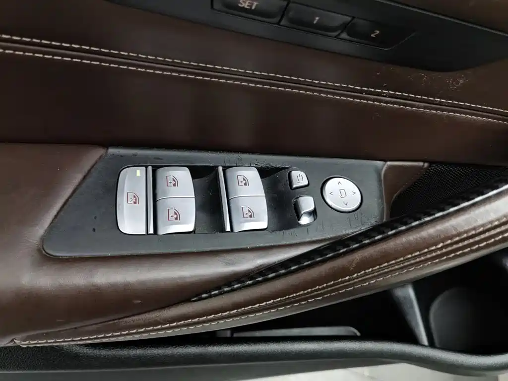 BMW 5 Series — миниатюра 9