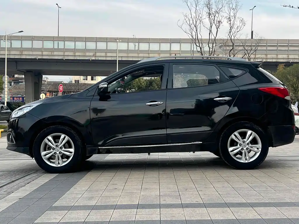 Hyundai BAIC Hyundai ix35 ix35 2012 2.0L AT Elite GLS