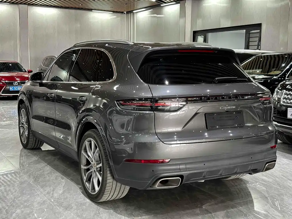 PORSCHE CAYENNE