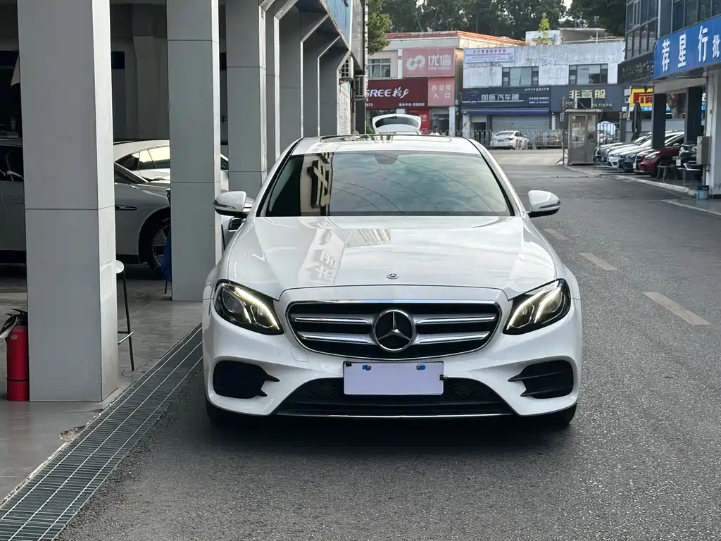 MERCEDES-BENZ E CLASS