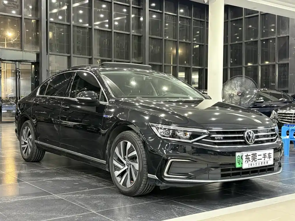 Volkswagen Magotan PHEV — миниатюра 2