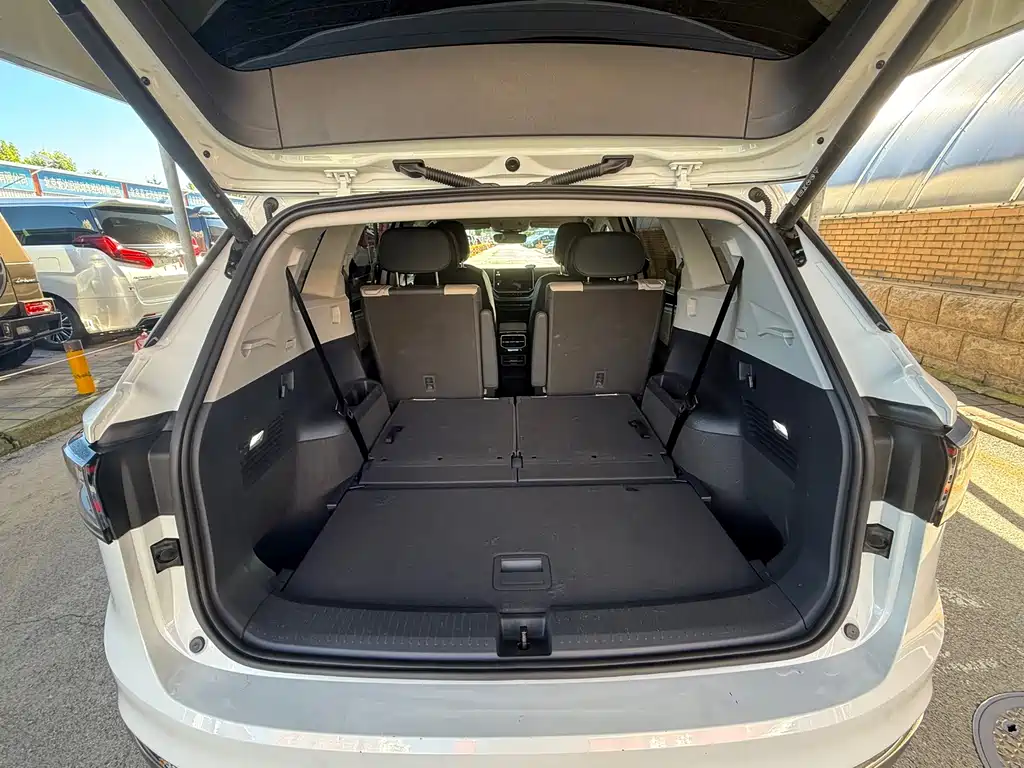Volkswagen ID.6 Crozz — миниатюра 13