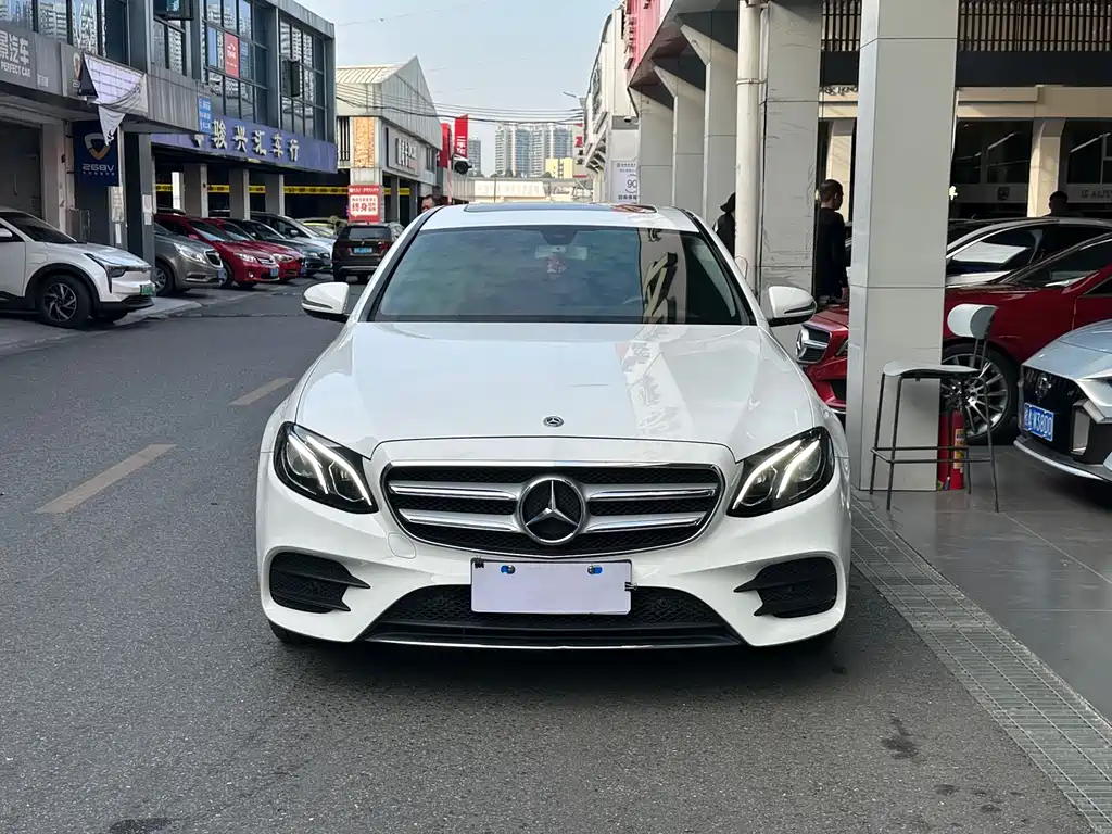 MERCEDES-BENZ E CLASS