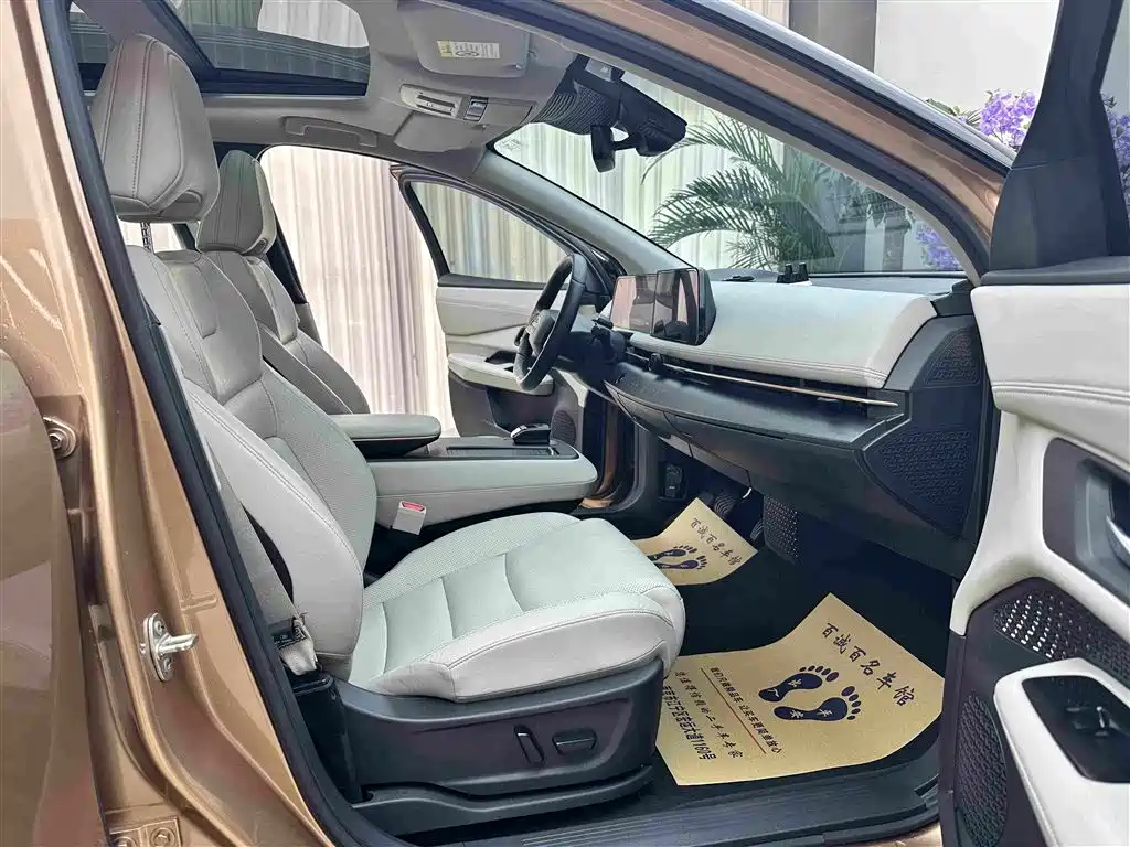 Nissan Ariya - фото 12