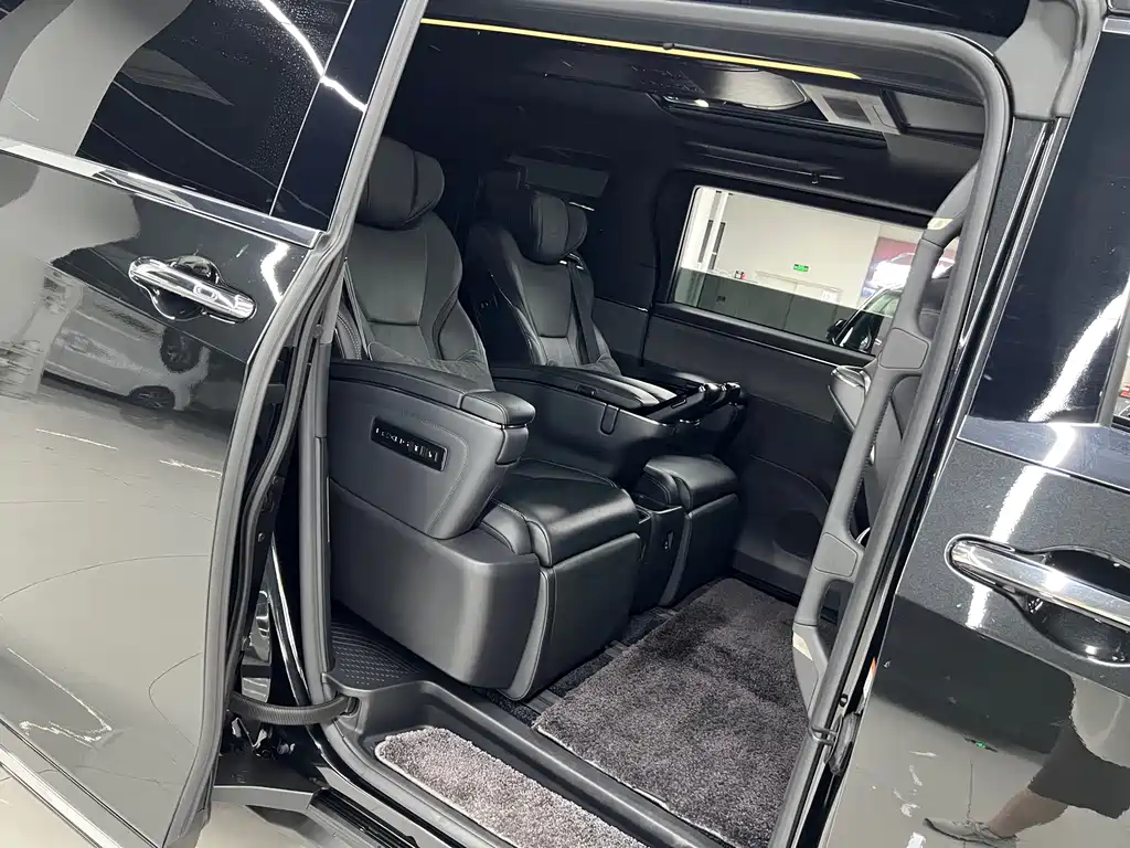 Lexus LM — миниатюра 13