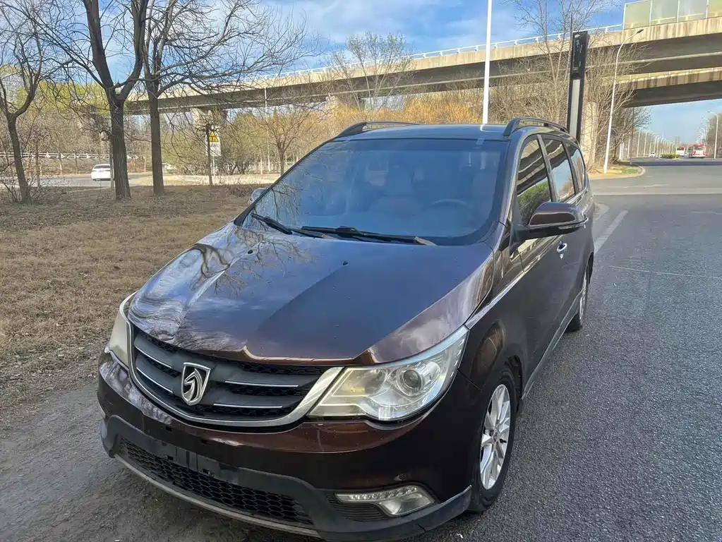 Baojun 730 2015