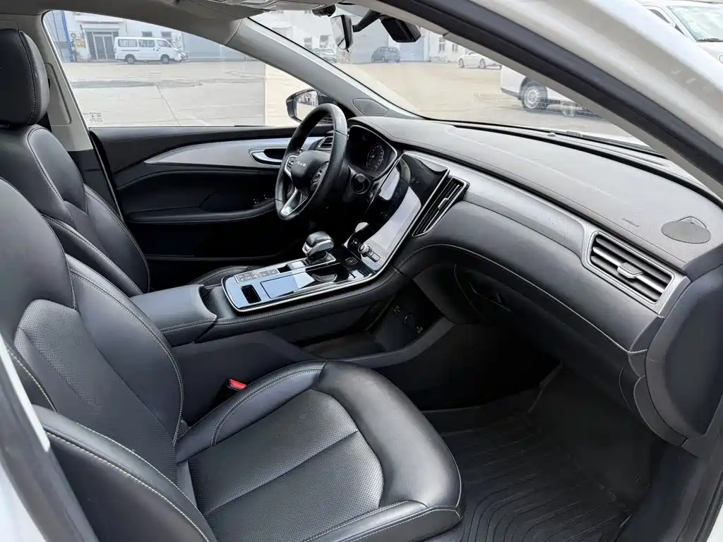 Roewe i6 MAX New Energy — миниатюра 17