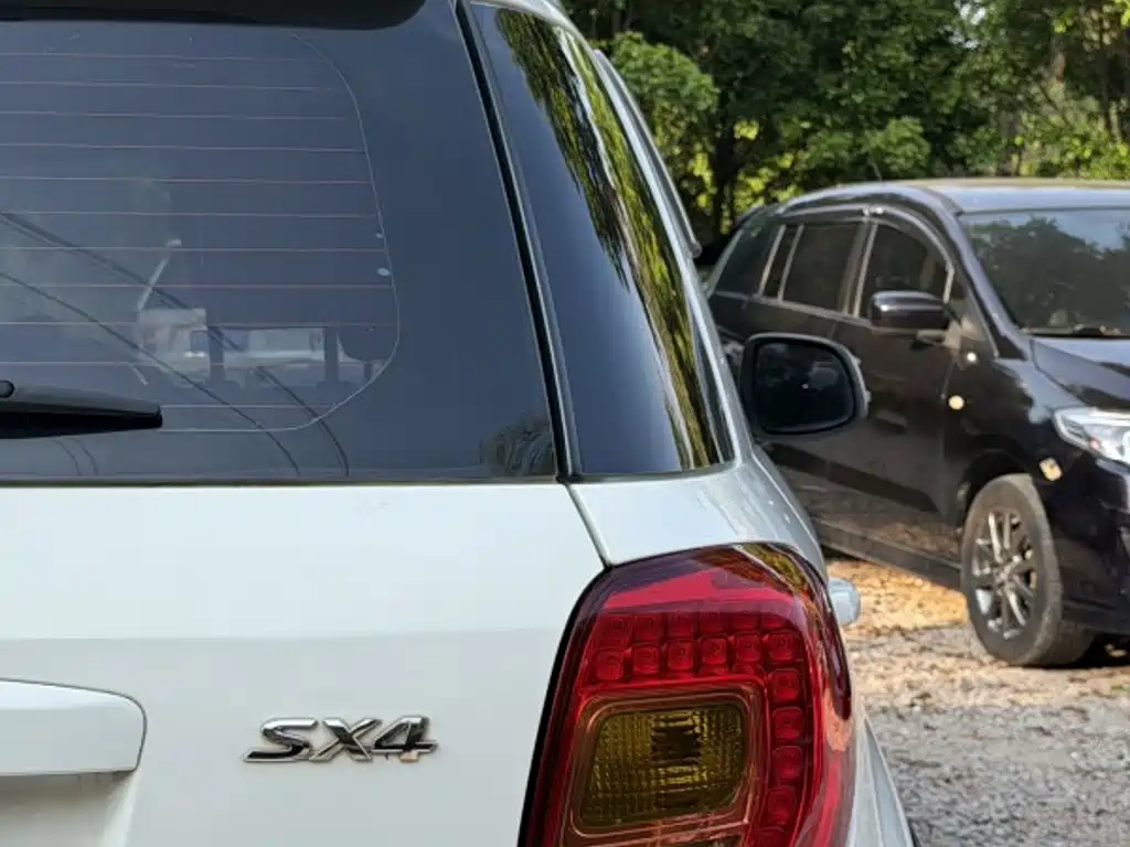 Suzuki SX4 — миниатюра 6