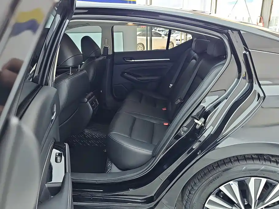 Nissan Teana — миниатюра 11