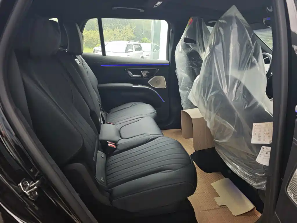 Mercedes-Benz EQS SUV — миниатюра 25