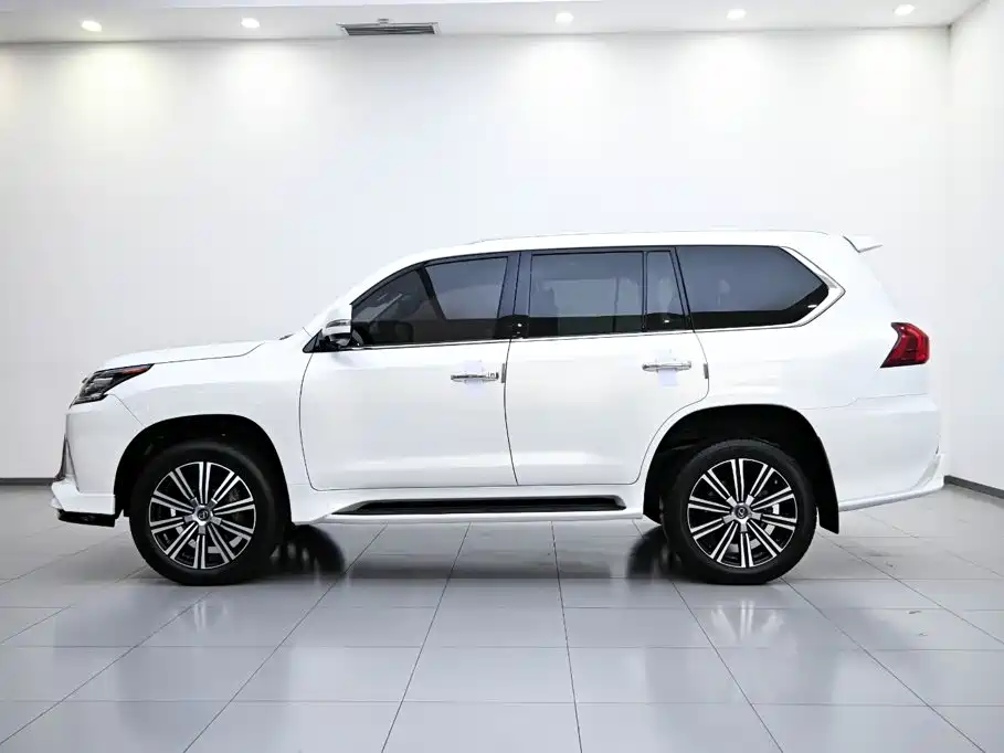 Lexus LX — миниатюра 6
