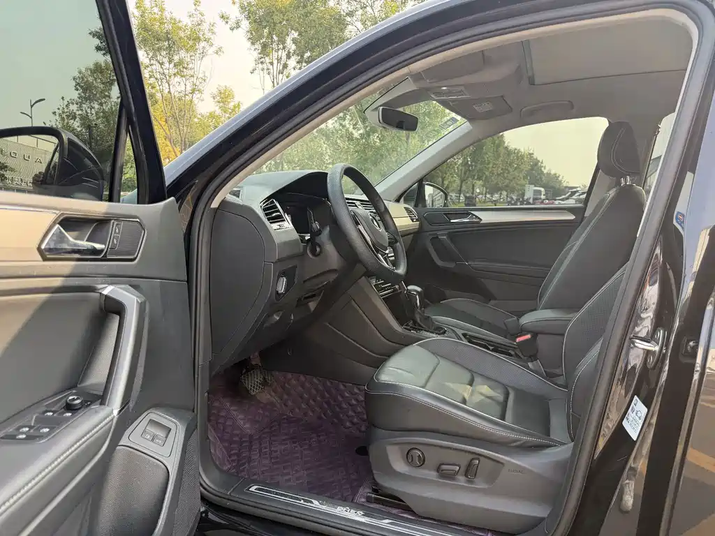 Volkswagen Tiguan L PHEV — миниатюра 2