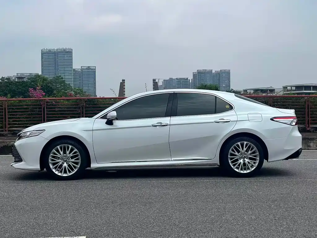 Toyota Camry 2019 2.5G Luxury V