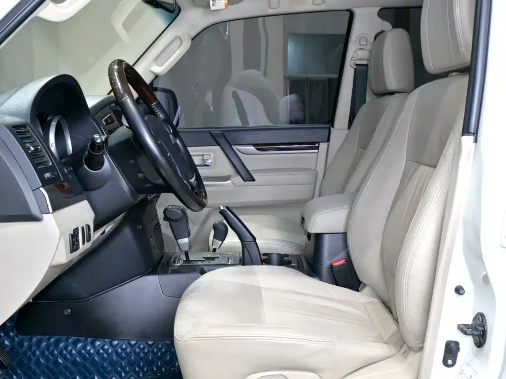 Mitsubishi V97 2019 3.8L
