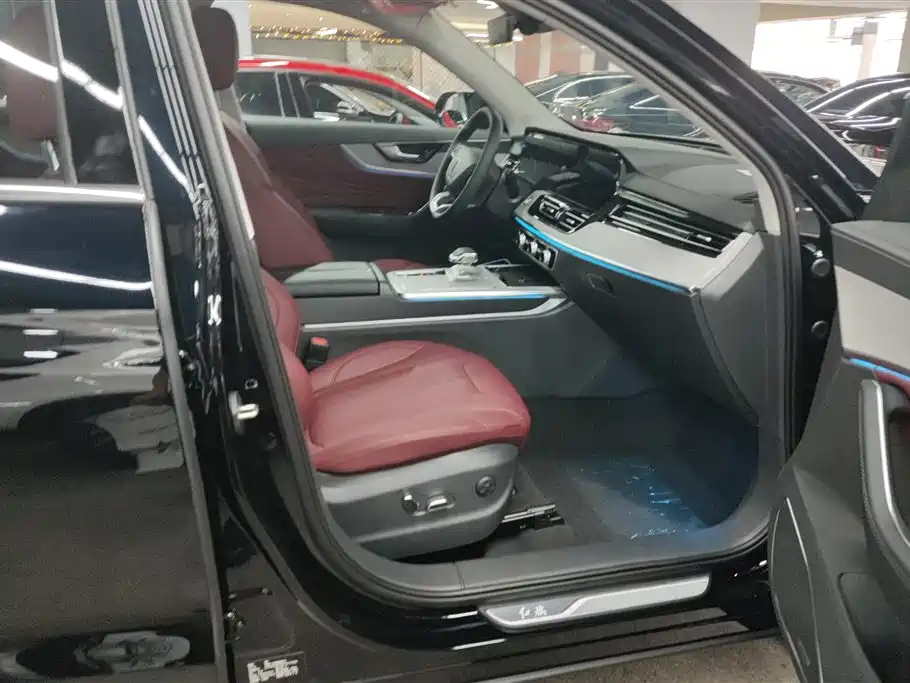 Hongqi HS5 2025 2.0T Pro
