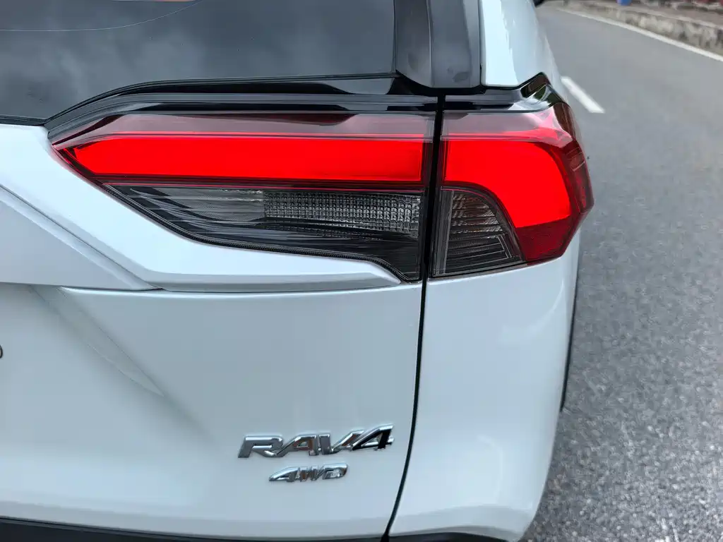 TOYOTA RAV4 RONGFANG