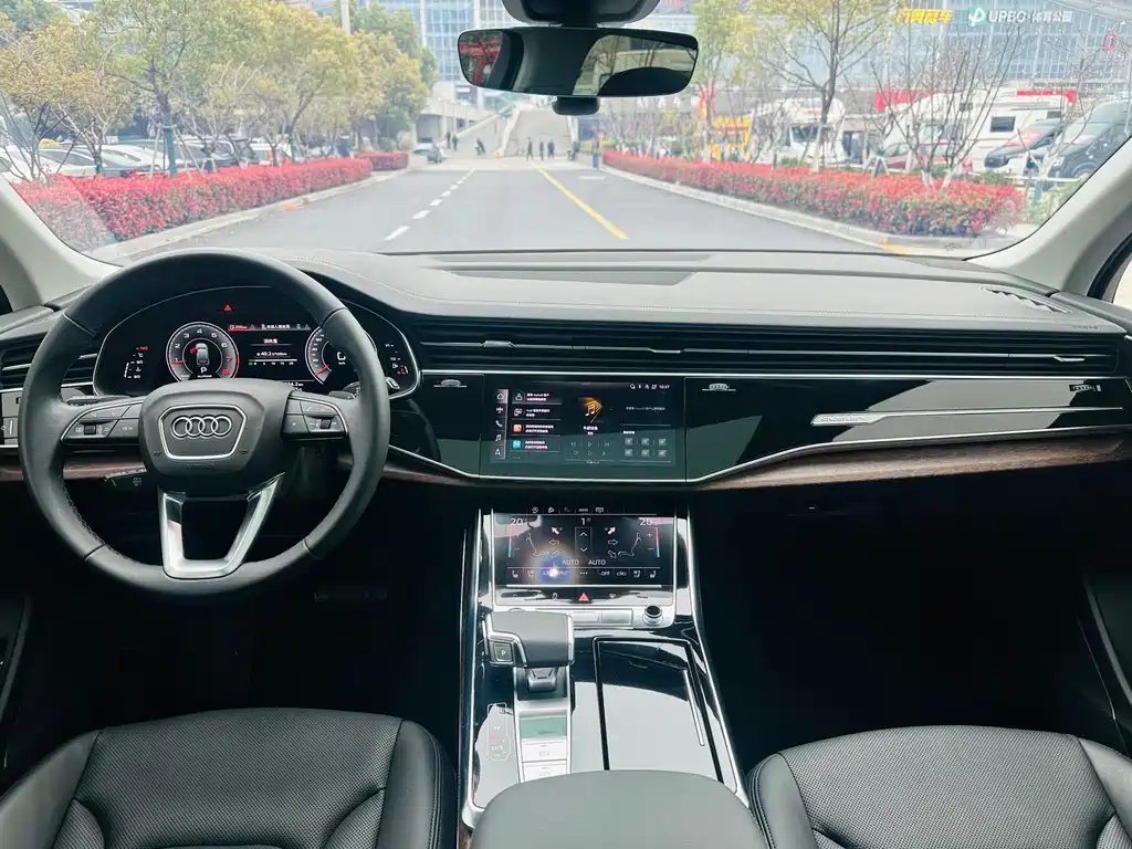 Audi Q7 2023 45 TFSI quattro S line Sport