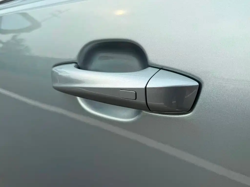 Roewe D6 — миниатюра 21