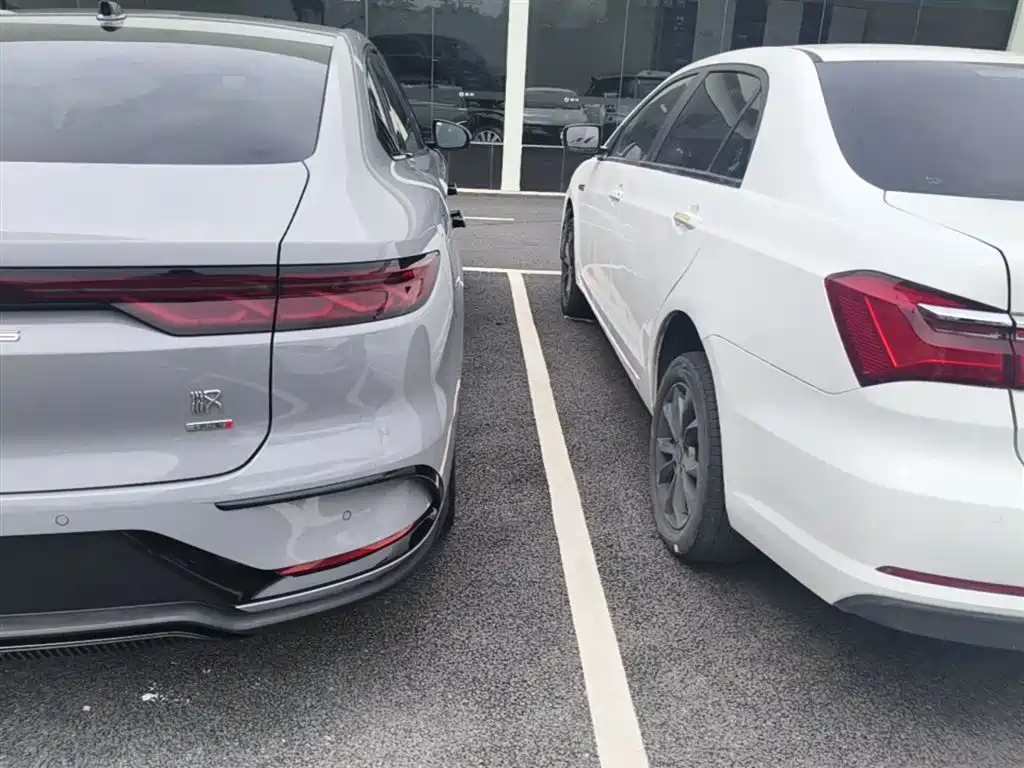 BYD Han 2025 DM-i Smart Drive 125KM Flagship
