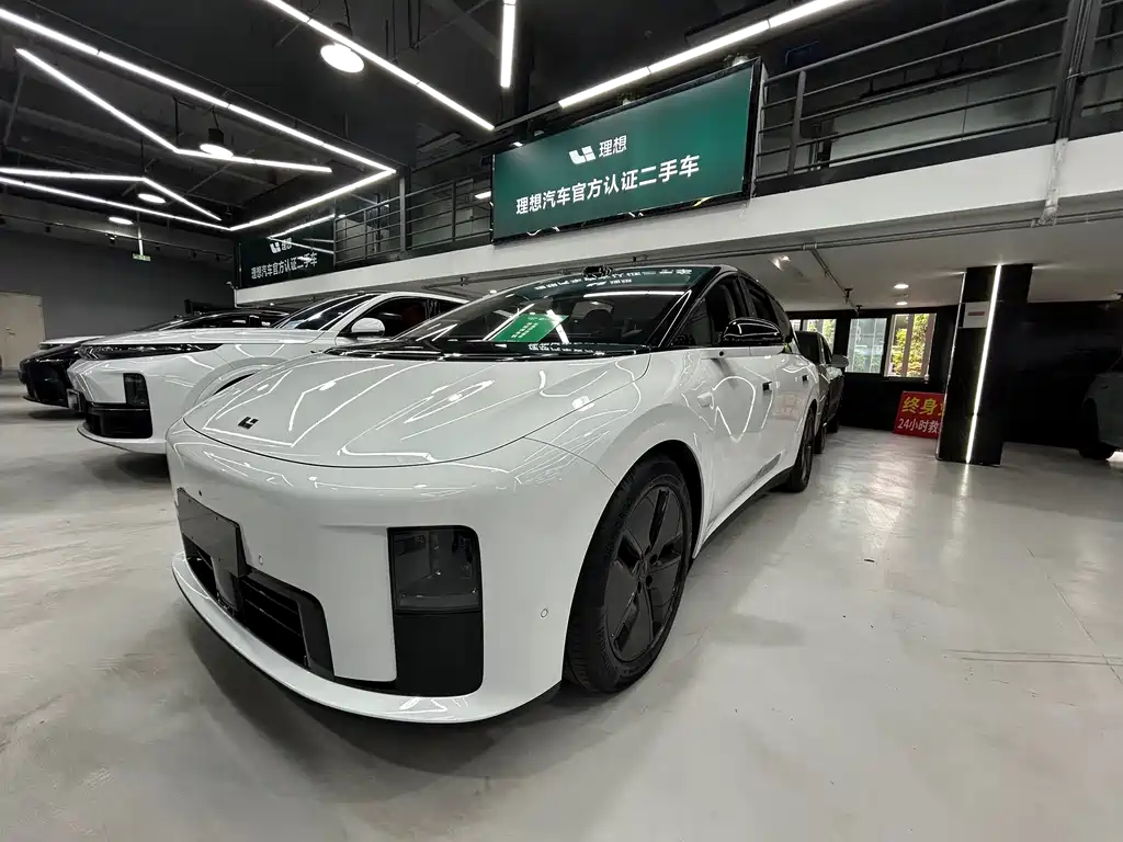 Li Auto i8