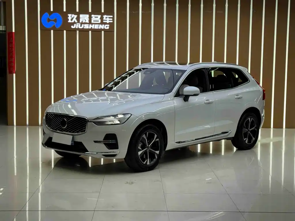 Volvo XC60 2025