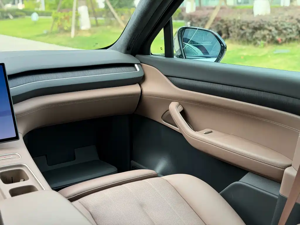 NIO ES8 2024 75kWh