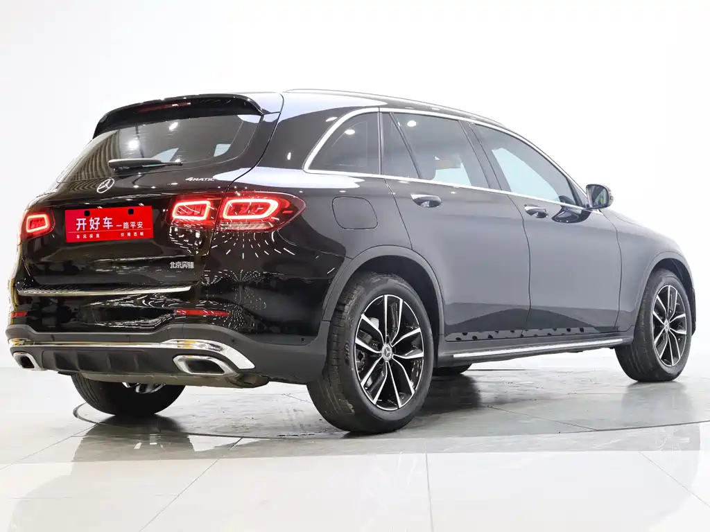 MERCEDES-BENZ GLC