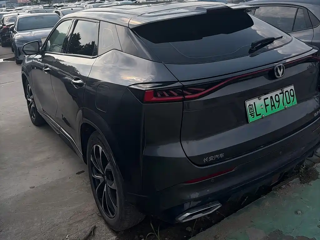 Changan UNI-Z New Energy — миниатюра 9