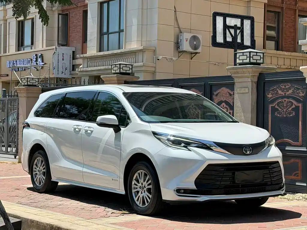 Toyota Sienna 2023 2.5L Comfort