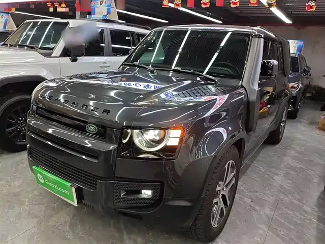 LAND ROVER DEFENDER
