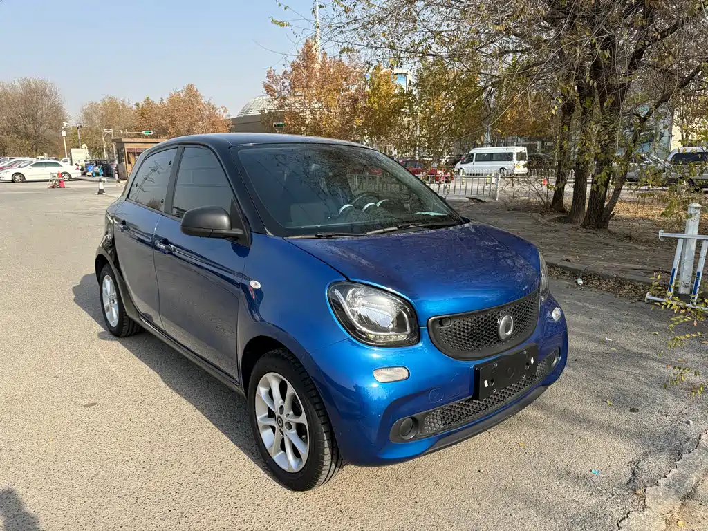 SMART FORFOUR