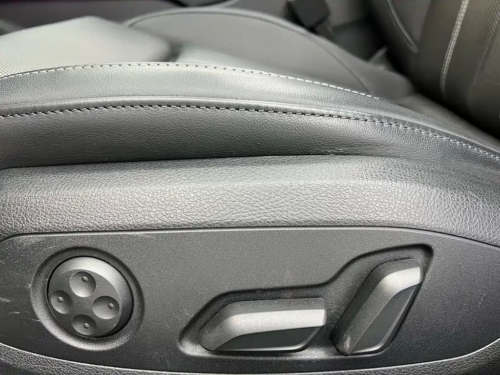 Audi A4L 2023 40 TFSI Bang&Olufsen